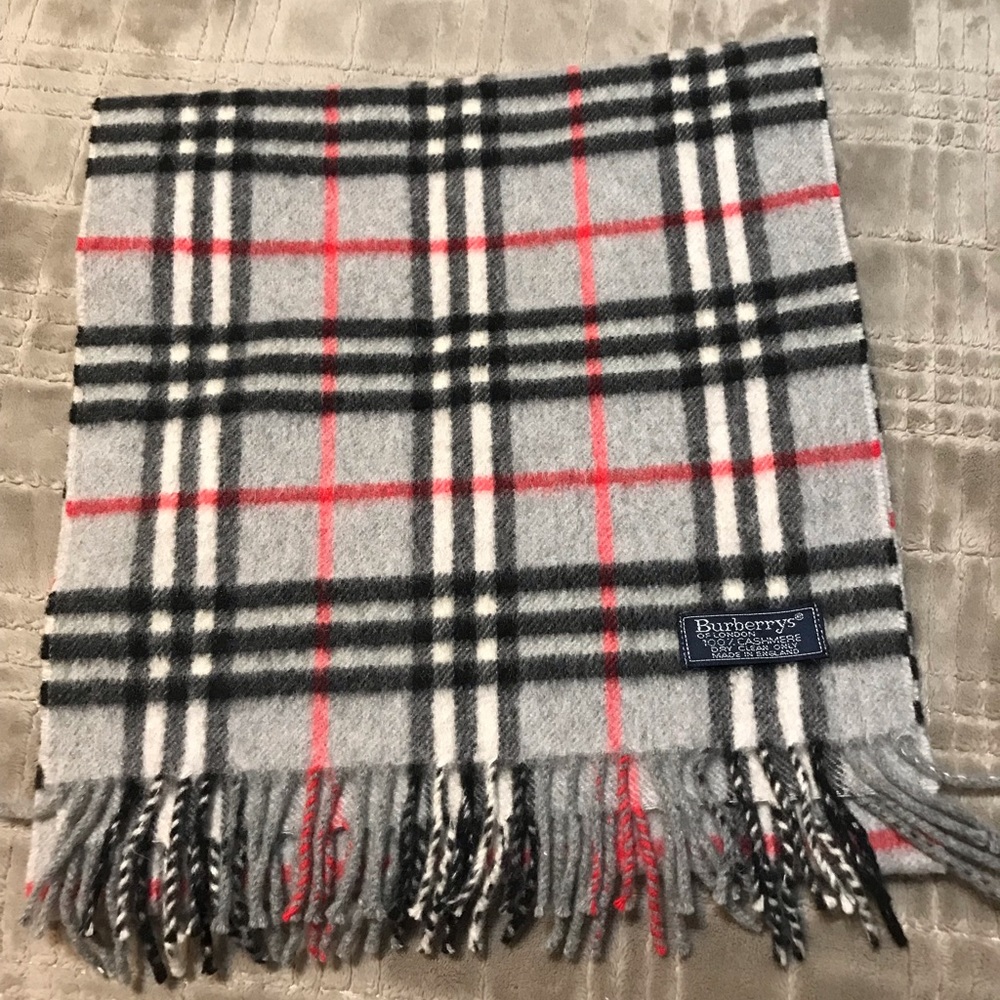 Burberry 100% Cashmere scarf